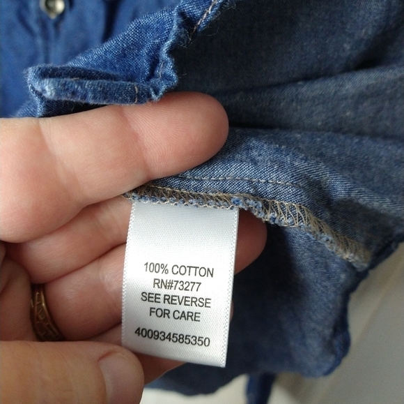 Croft and Barrow collared denim look button front pocket long sleeve. Size XS - Picture 8 of 9